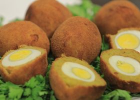 طريقة عمل كرات البطاطس بالبيض