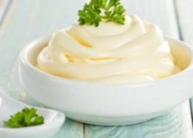 طريقة عمل المايونيز
