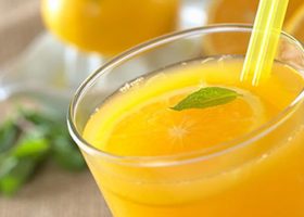 طريقة عمل عصير البرتقال والليمون والزنجبيل