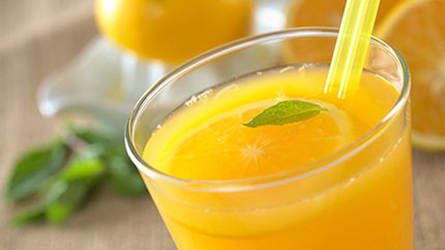 طريقة عمل عصير البرتقال والليمون والزنجبيل