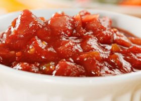 طريقة عمل سلطة الطماطم المشوية