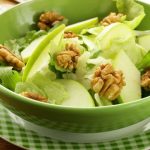 طريقة عمل سلطة التفاح والجوز