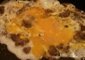 طريقة عمل البيض بالقاورما