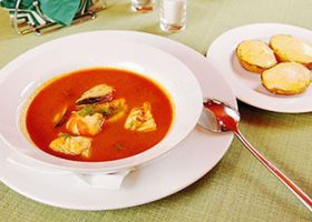 طريقة عمل حساء ثمار البحر الفرنسي