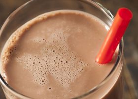 طريقة عمل الميلك شيك بالشكولاته لايت