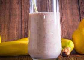 طريقة عمل كوكتيل الموز والإجاص