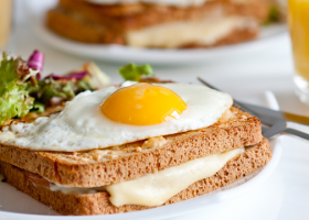 طريقة عمل ساندوتش كروك مدام