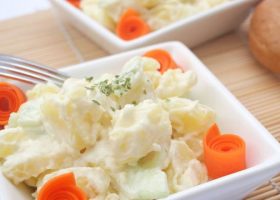 طريقة عمل سلطة البطاطس بالزبادي