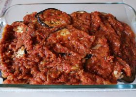 طريقة عمل المسقعة السعودية