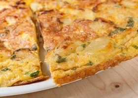 طريقة عمل العجة بالبطاطس