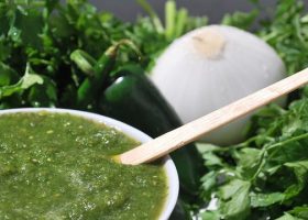 طريقة عمل الصلصة الخضراء