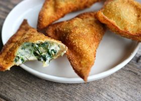 طريقة عمل سمبوسة بالسبانخ