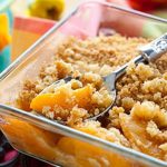 طريقة عمل كرامبل الخوخ