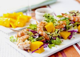 طريقة عمل سلطة الجمبري والمانجو