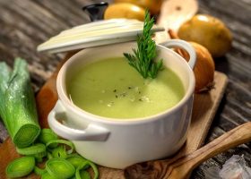 طريقة عمل شوربة الكراث