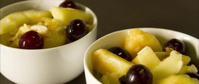 طريقة عمل سلطة الخوخ والشمام