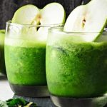 طريقة عمل عصير التفاح الأخضر والسبانخ