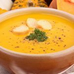 طريقة عمل شوربة القرع بالقشدة