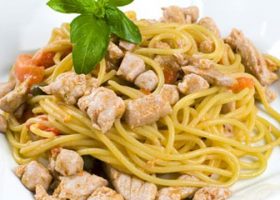 طريقة عمل النودلز بالتونة