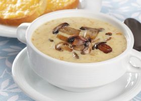 طريقة عمل حساء الفطر الكريمي