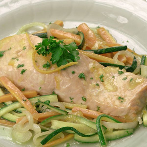 طريقة عمل السمك المشوي بالخضار