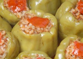 طريقة عمل محشي الفلفل التركي