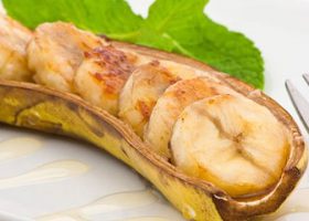 طريقة عمل موز مخبوز