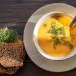 طريقة عمل شوربة العدس بلسان العصفور