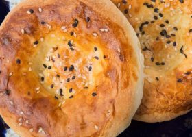 طريقة عمل عيش حامض