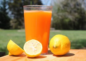 طريقة عمل عصير الليمون والجزر