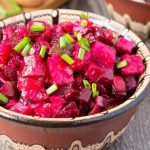 طريقة عمل سلطة الشمندر الروسية