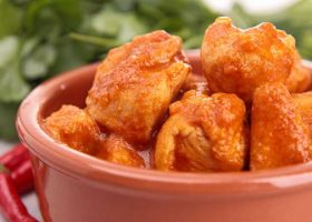 طريقة عمل طاجن الدجاج بالصلصة الحمراء