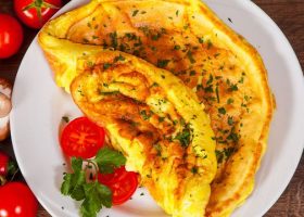 طريقة عمل العجة بالبيض والزعتر