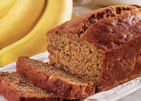 طريقة عمل الخبز بالموز