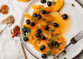 طريقة عمل سلطة البرتقال والزيتون المغربية