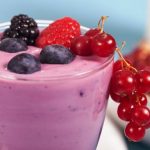 طريقة عمل سموثي التوت