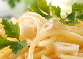 طريقة عمل سباجيتي أيليولي