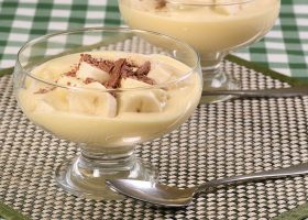 طريقة عمل كاسترد جوز الهند والموز