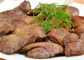 طريقة عمل كبدة الدجاج المقلية