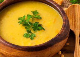 طريقة عمل شوربة العدس الاصفر بالشعرية