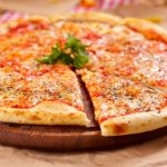 طريقة عمل بيتزا مارغاريتا لايت
