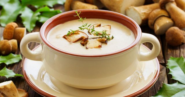 طريقة عمل شوربة الفطر البيضاء