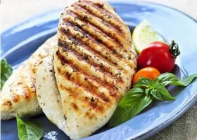 طريقة عمل صدور الدجاج بالثوم