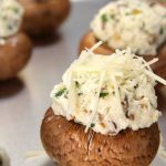 طريقة عمل فطر مع الثوم والجبنة