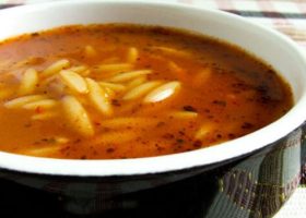 طريقة عمل شوربة الطماطم التركية