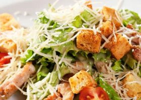 طريقة عمل سلطة الدجاج الإيطالية