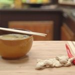 طريقة عمل شوربة الدجاج الصينية