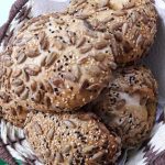 طريقة عمل خبز بالسمسم وحبة البركة