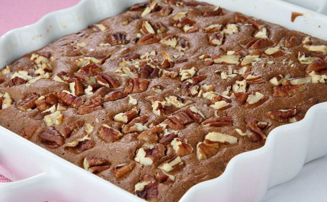 طريقة عمل براونيز بالشكولاتة والجوز