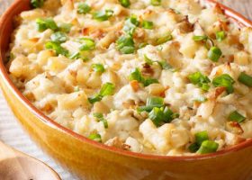 طريقة عمل بطاطا في الفرن بالبشاميل